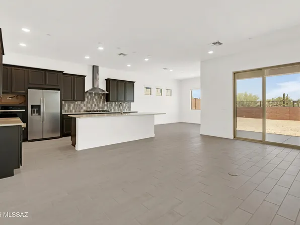 5069 W Tavira Way, Marana, AZ 85742