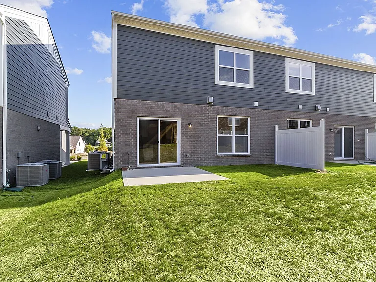 4984 Pebble Ct — Photo 7