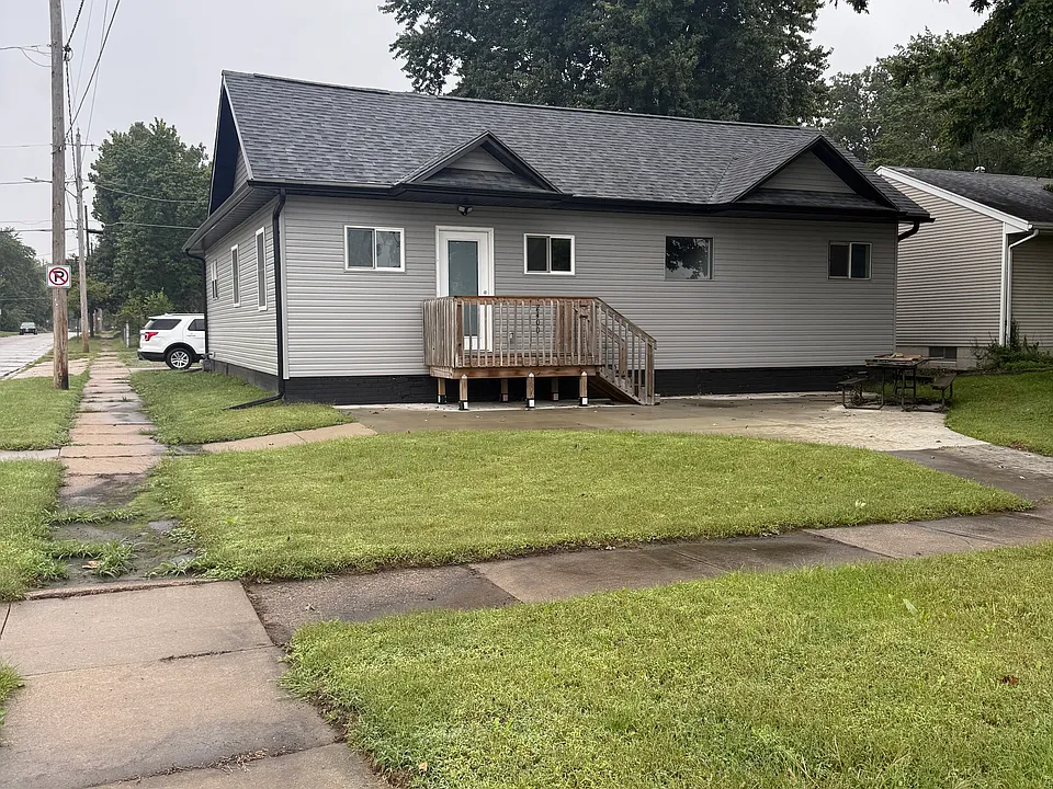 2400 Dean Ave