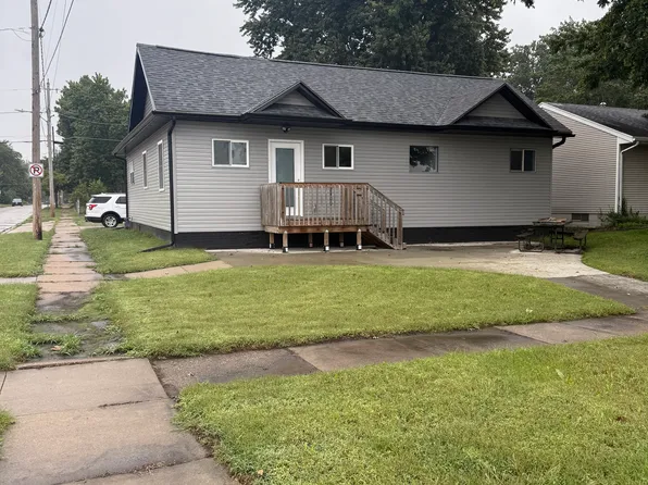 2400 Dean Ave, Des Moines, IA 50317