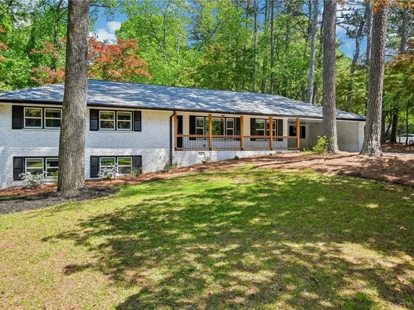2301 Crestcliff Dr, Tucker, GA 30084