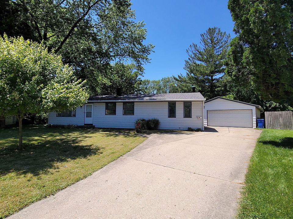 1st image of 101 Golfview Ct