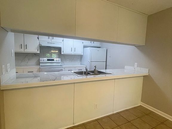 4th image of 164 Leeswood Cir