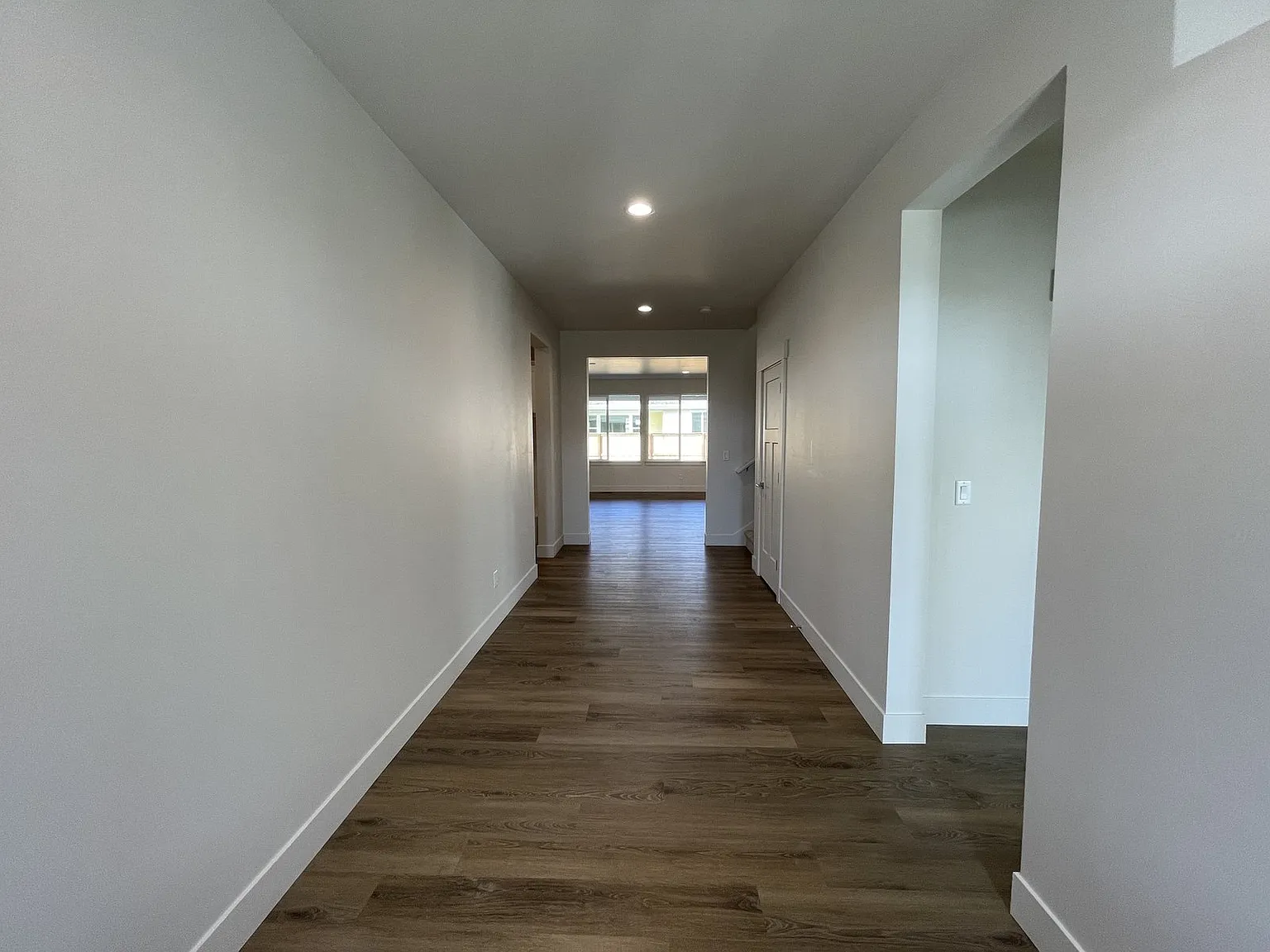 4 bed, 3.5 bath, 3308 sqft, $3,750 — Photo 4