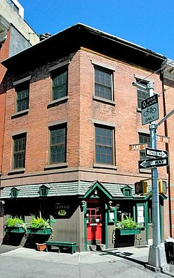 Rented by Compass | media 13