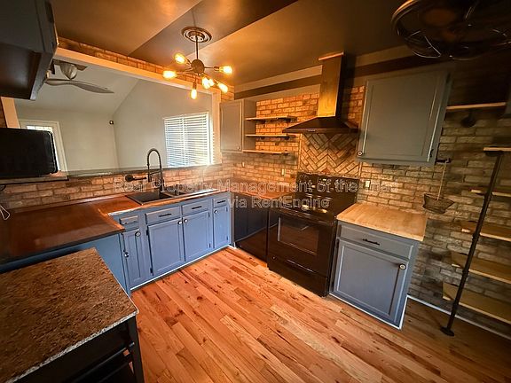 4th image of 1319 Glen Raven Ct