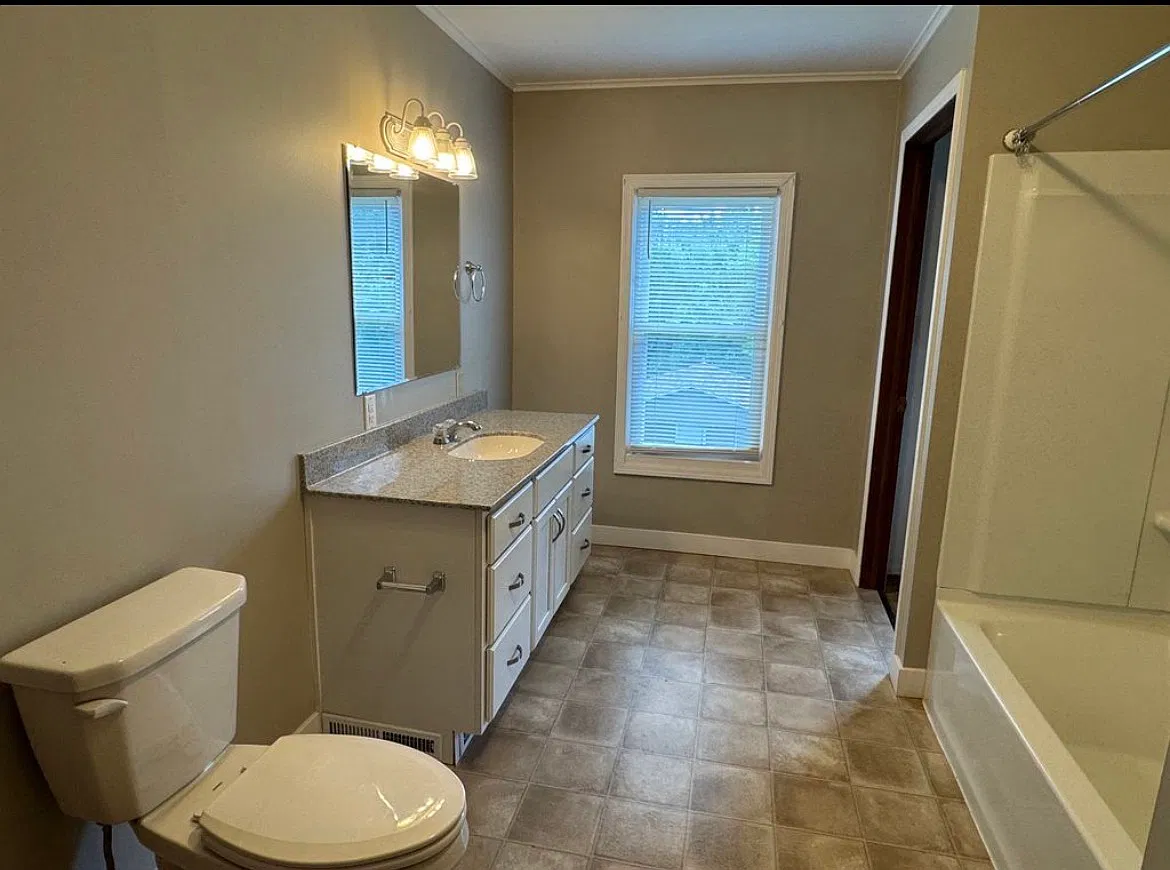 2 bed, $1,250 — Photo 2