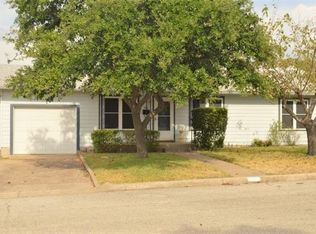 203 N Avenue T, Clifton, TX 76634