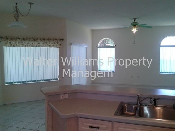 4th image of 42 Woodlyn Ln