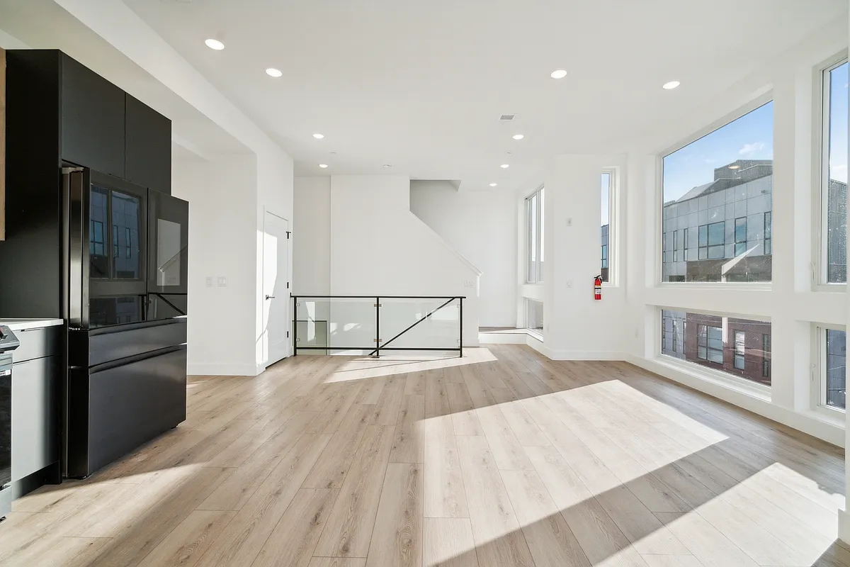Building Photo - 1621 Point Breeze Ave #4