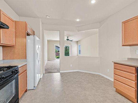 4th image of 5863 Corbin Ave