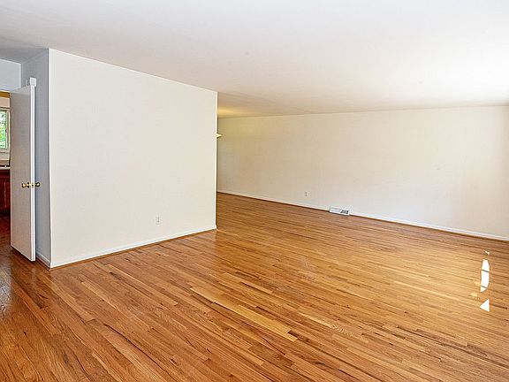 4th image of 1697 Grandle Ct