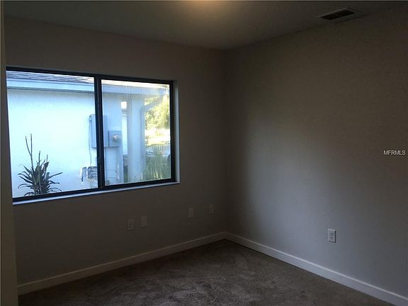 5th image of 33356 Fountain Ln