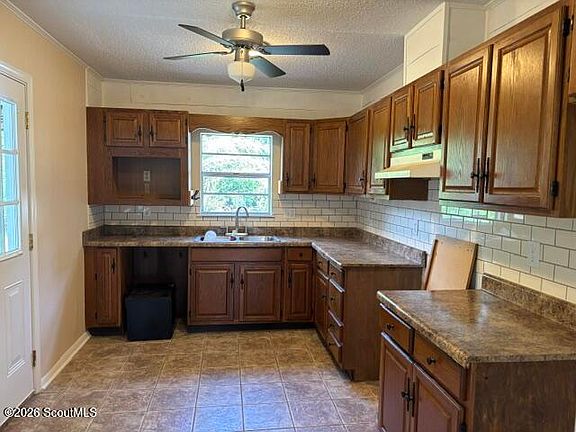4th image of 2303 Spurgeon St