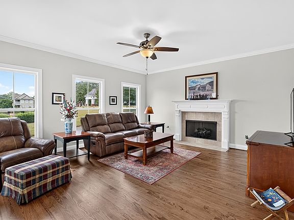 5th image of 102 Ridenour Ave