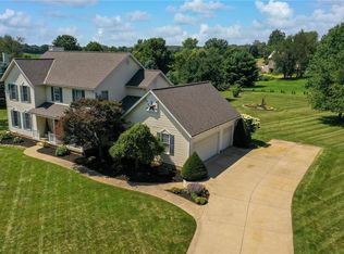 1321 Suffield Oaks Ln, Mogadore, OH 44260