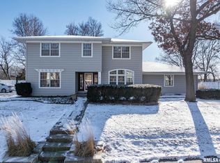 5445 Charter Oaks Dr, Bettendorf, IA 52722