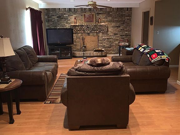 3rd image of 817 Parker Ave
