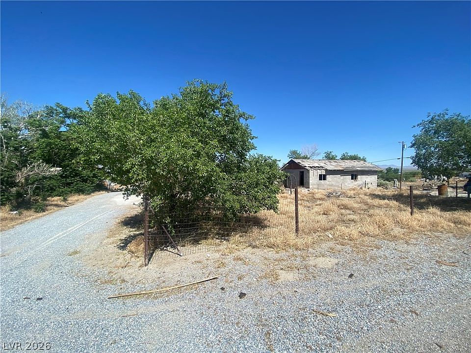 1st image of 701 3rd St