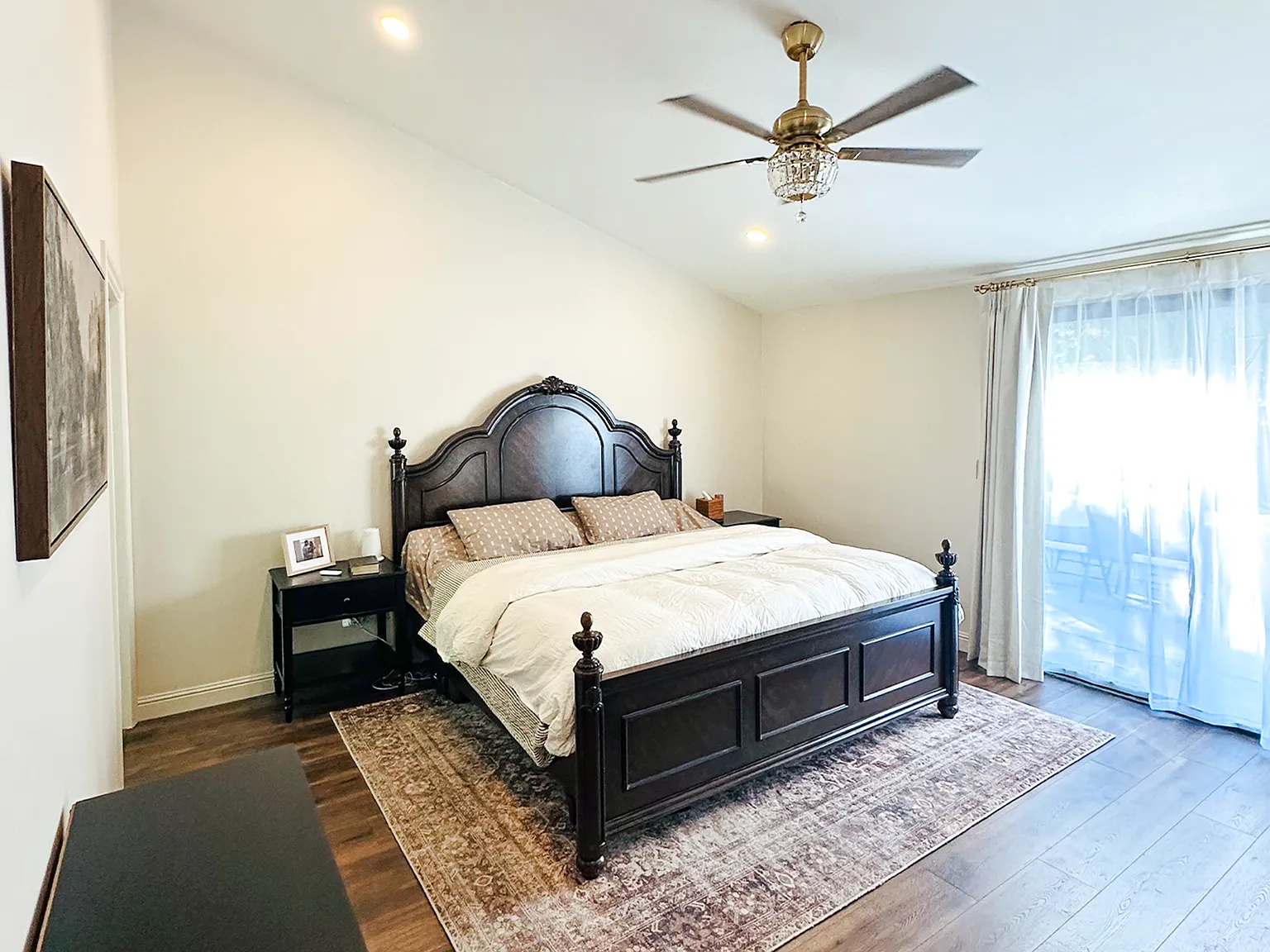 3 bed, 1848 sqft, $3,895 — Photo 4