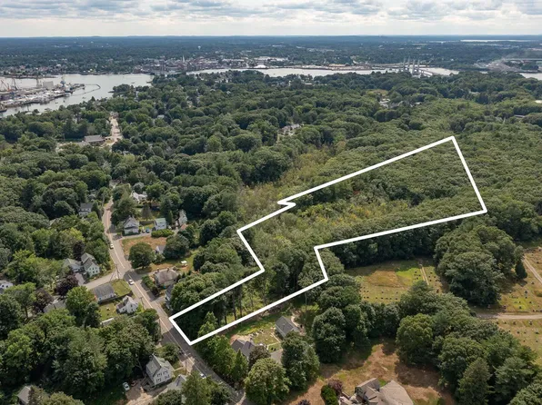 73 Rogers Road, Kittery, ME 03904