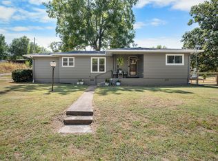 202 E Locust St, Stockton, MO 65785