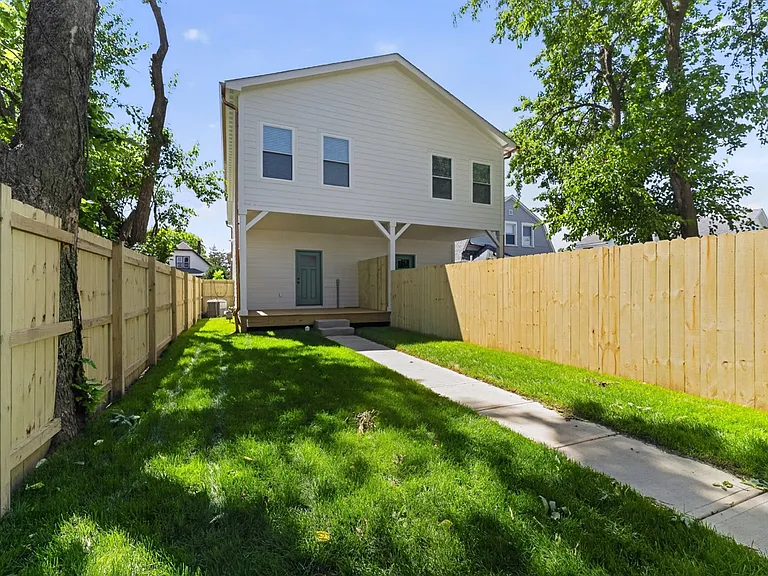 2437 Guilford Ave — Photo 28