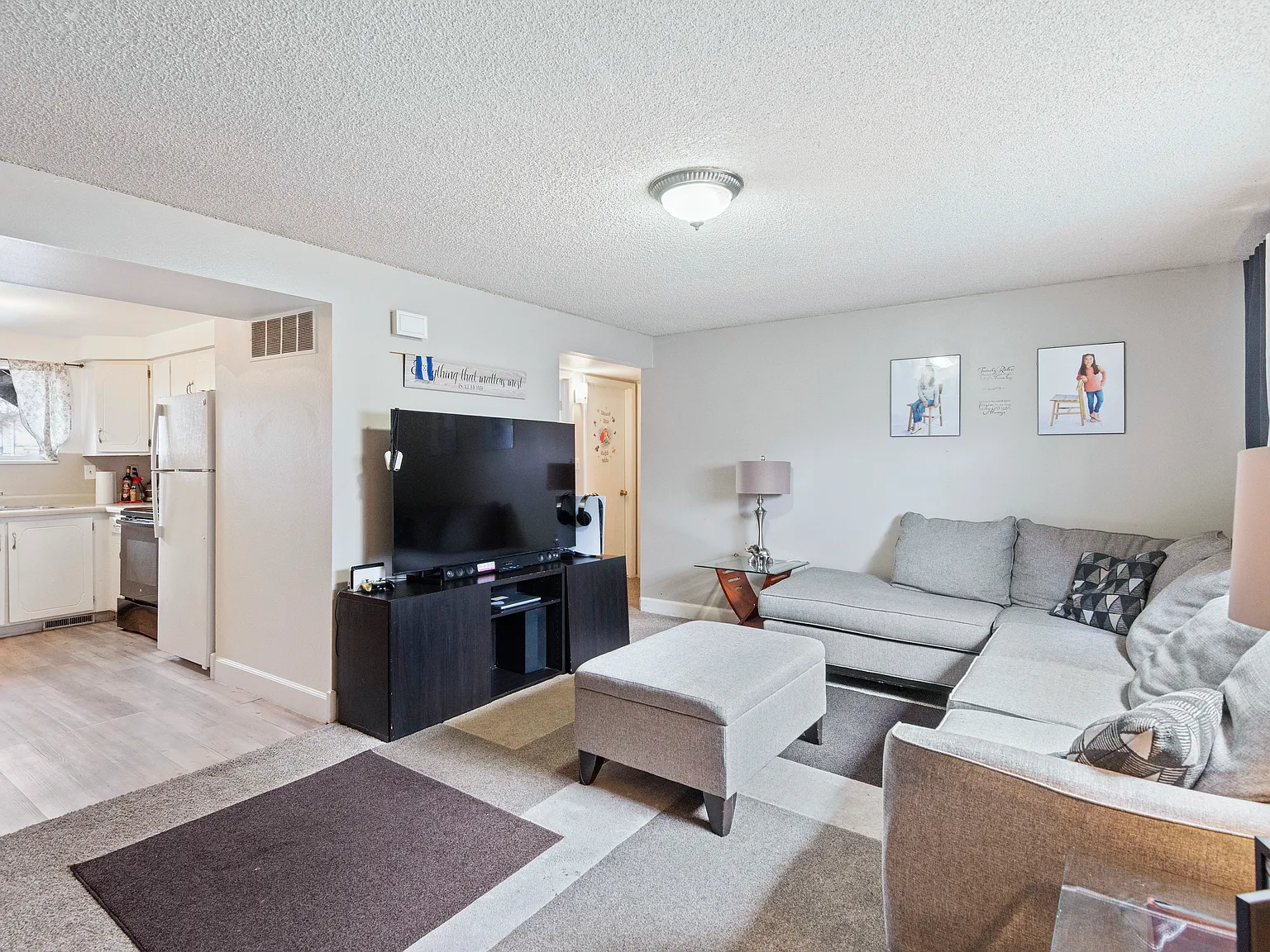 2 bed, 950 sqft, $1,270 — Photo 1