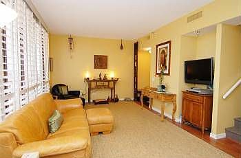 3rd image of 725 Kapiolani Blvd APT 1011