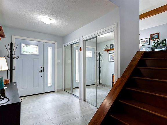 3rd image of 11112 SE Southdale Rd SW