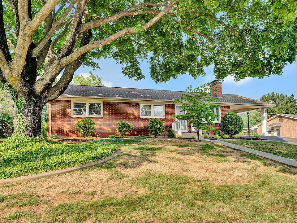 1st image of 5929 Village Ln