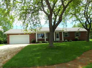 102 Raven Ct, Morris, IL 60450