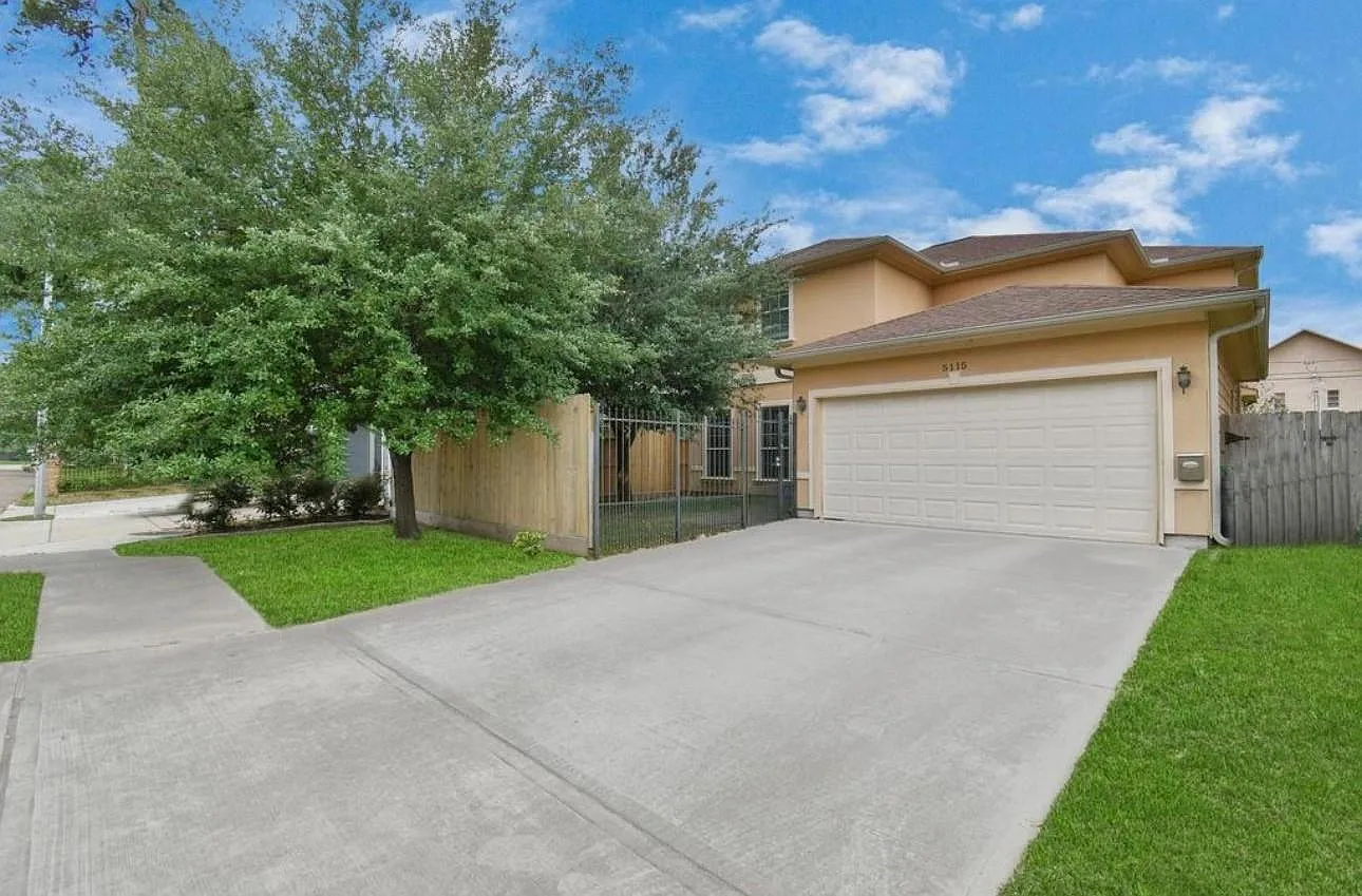 3 bed, 2.5 bath, 2225 sqft, $2,950 — Photo 1