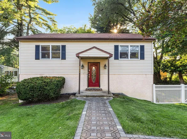 2344 Wiltshire Dr, Upper Chichester, PA 19061