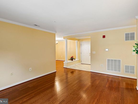 4th image of 660 Straffan Dr Unit 101