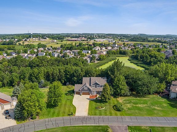 5th image of 448 Singing Hills Dr SE