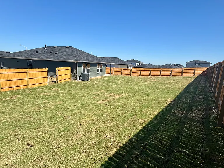 169 Gablynn Cv — Photo 20