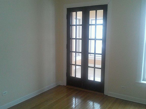 3rd image of 6147 S Langley Ave #3