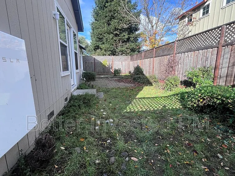 2423 Guerneville Rd — Photo 12