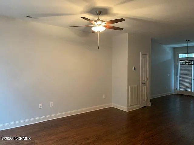 25 Brownstone Ln — Photo 4