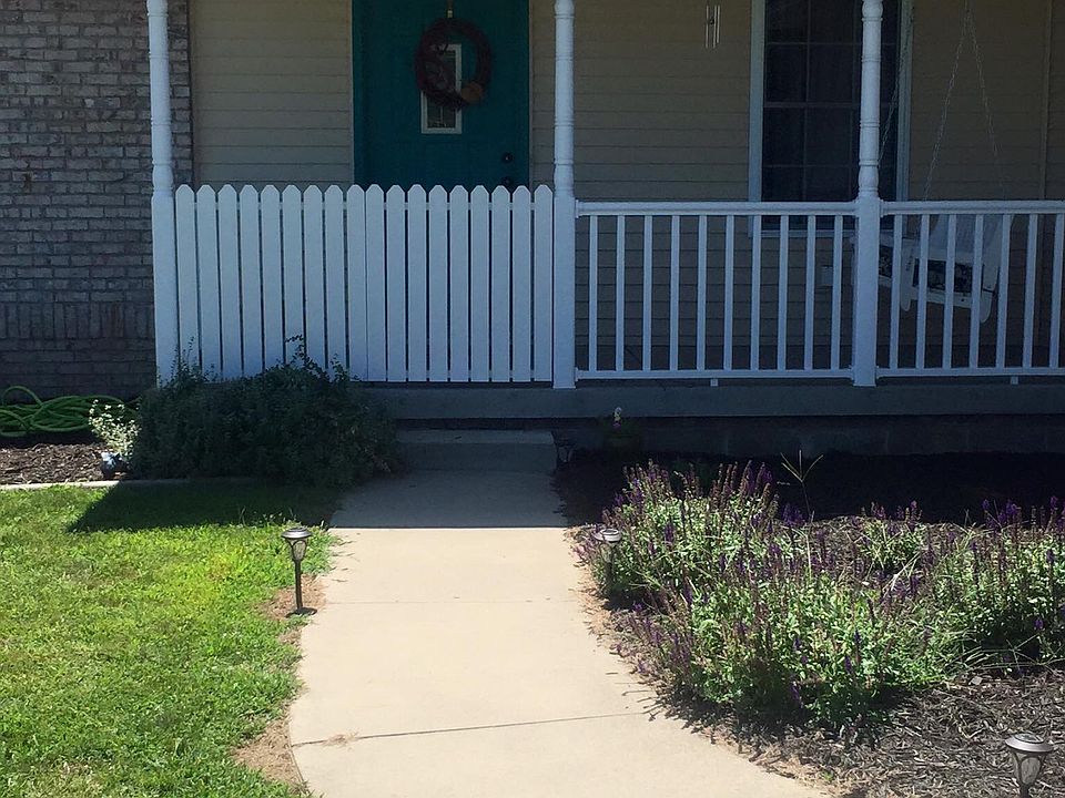 2nd image of 5561 N Adobe Ct