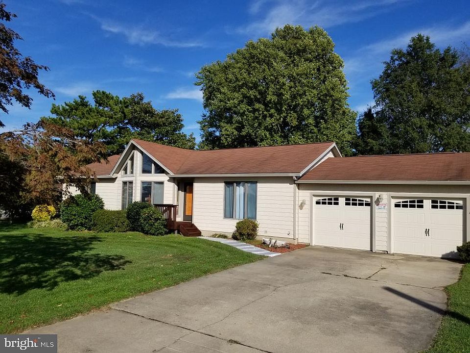1st image of 306 Queens Ct