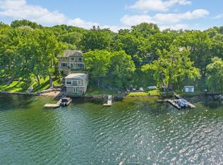 452 W Horseshoe Dr, Saint Paul, MN 55126