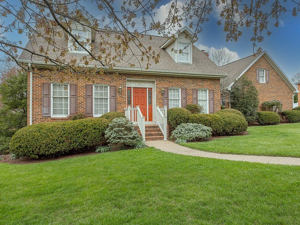 1st image of 306 Victoria Dr