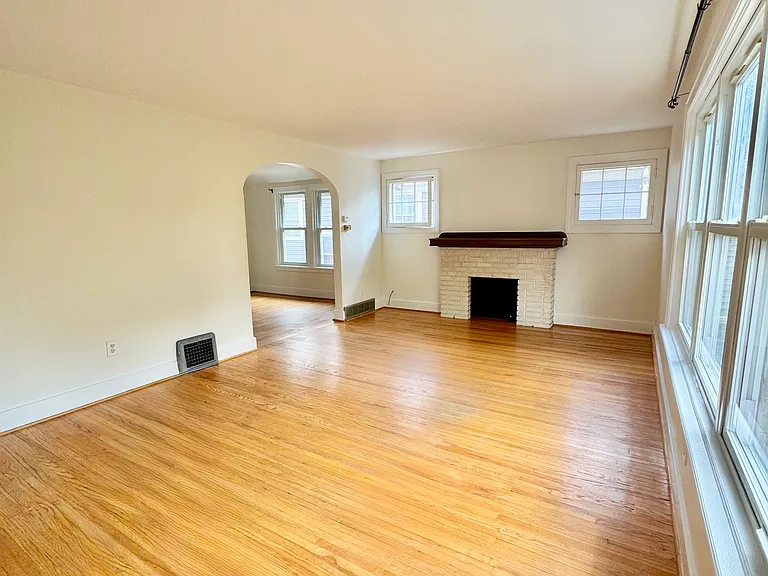 184 Hamilton Dr — Photo 11