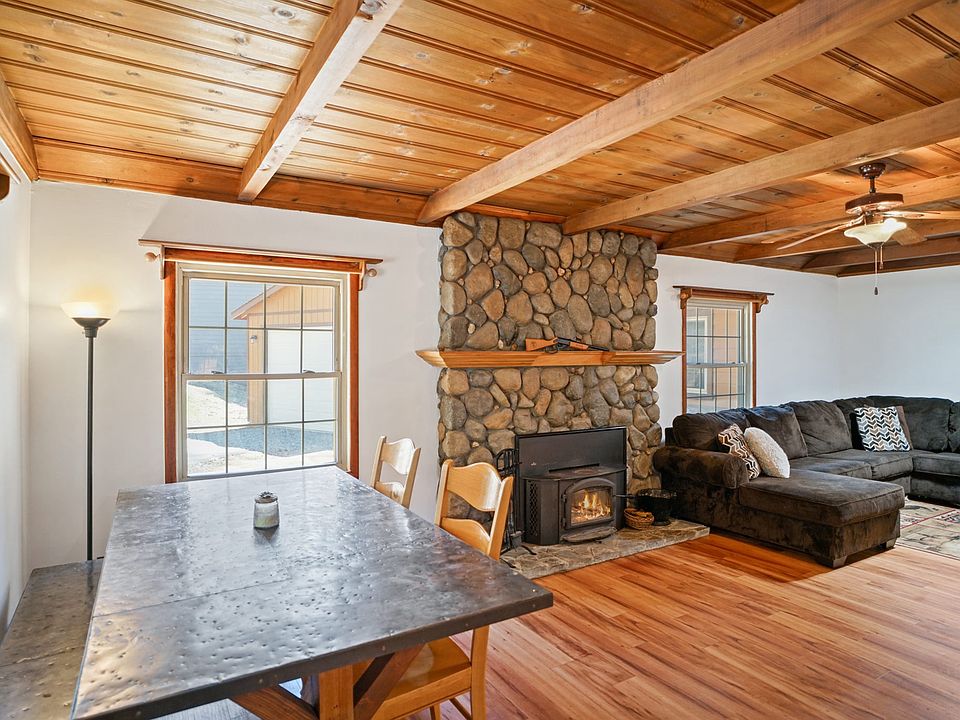 1st image of 3072 Castlewood Cir
