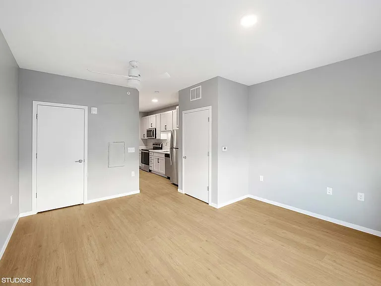 Lago Apartments — Photo 66