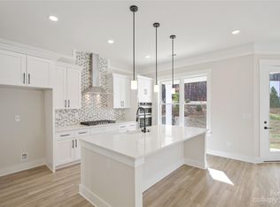 1010 Parkes St, Matthews, NC 28105
