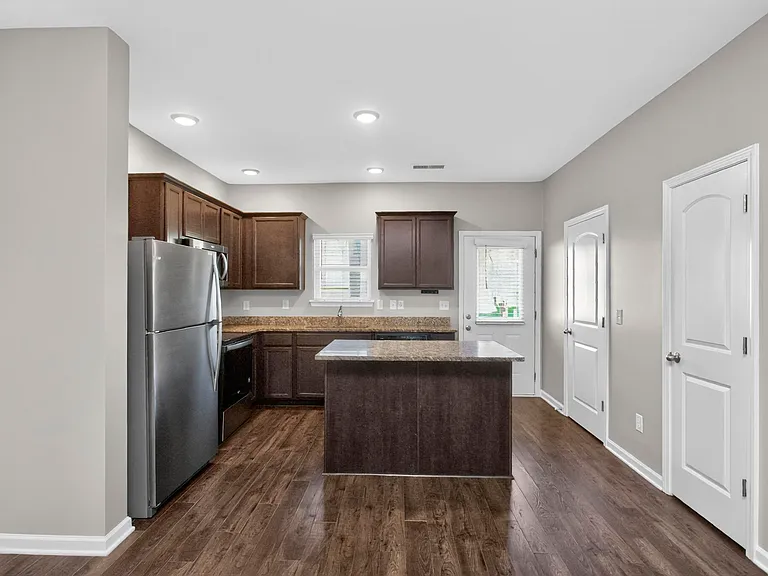 1017 Glen Marcus Dr — Photo 17