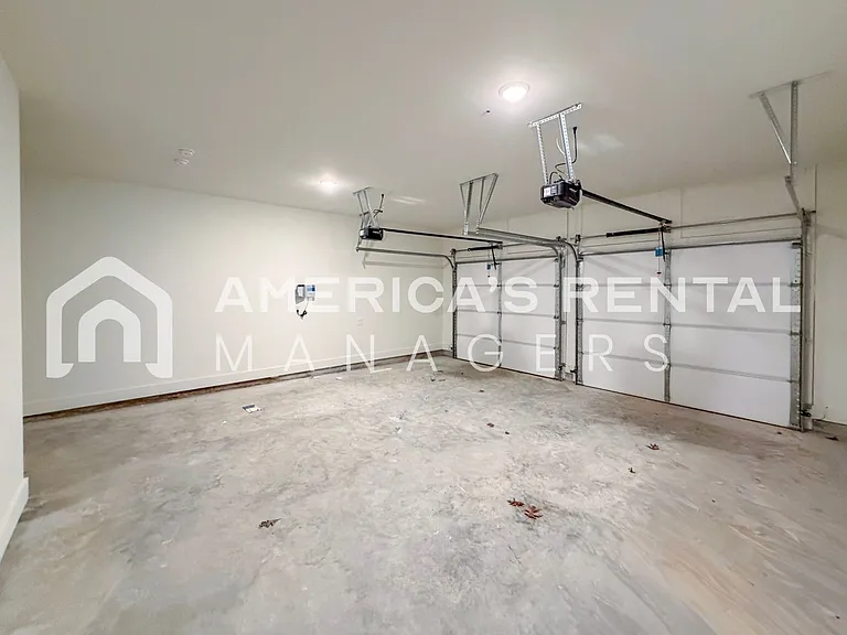 101 Townmoor Ln — Photo 55